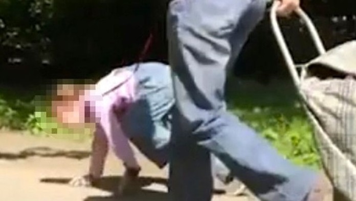 Woman-crawling-on-leash (1).jpg