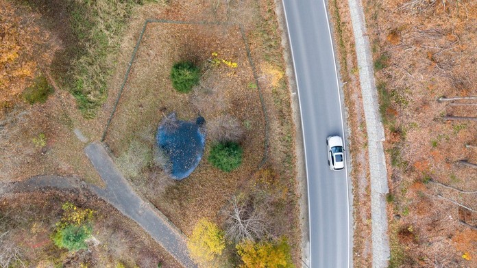 Retenčná nádrž v obci Bannewitz, v ktorej objavili zlaté tehličky