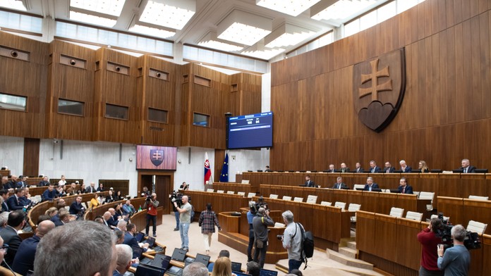 Prieskum: Vo februári by voľby vyhral Smer. Pozrite si, kto by dnes skončil za bránami parlamentu