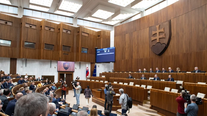 Prieskum: Vo februári by voľby vyhral Smer. Pozrite si, kto by dnes skončil za bránami parlamentu