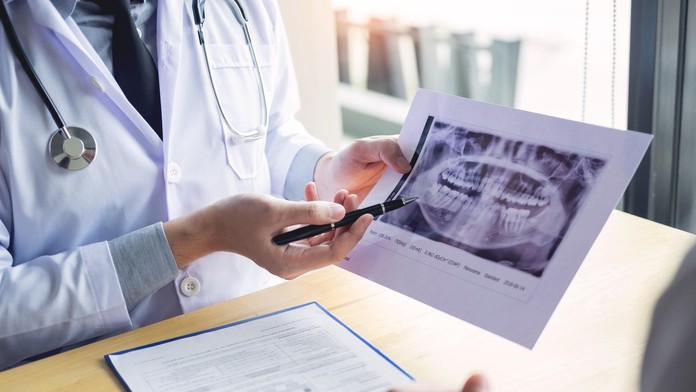 Zubár si nevšimol, že v ústach Levičanky nechal zlomený nástroj. Prišlo sa na to až po mesiacoch útrap