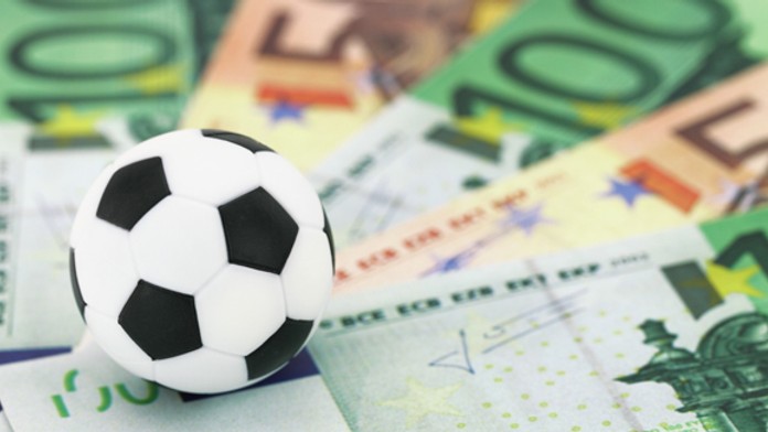 Futbal a peniaze