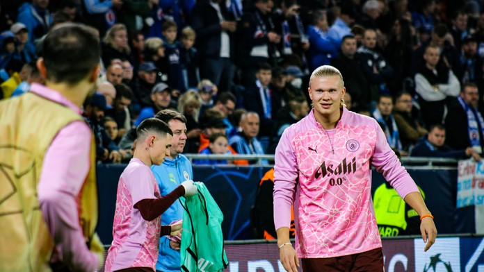 GALÉRIA: Bol to sviatok pre slovenský šport. Vychutnajte si snímky Haalanda či Fodena na bratislavskom trávniku