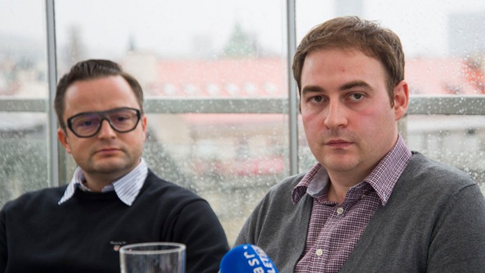 Bookmaker Pavol Boško a Václav Sochor (vľavo).