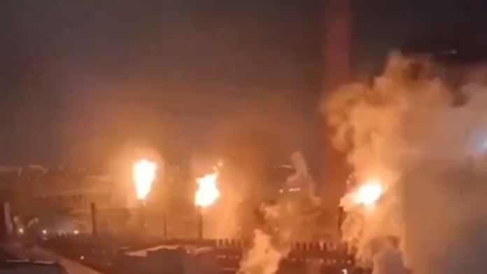 VIDEO: Z ruského mesta Lipeck hlásili výbuchy. V oceliarni tam údajne vypukol požiar