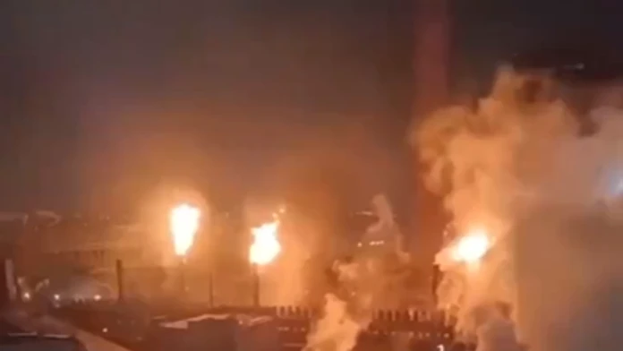 VIDEO: Z ruského mesta Lipeck hlásili výbuchy. V oceliarni tam údajne vypukol požiar