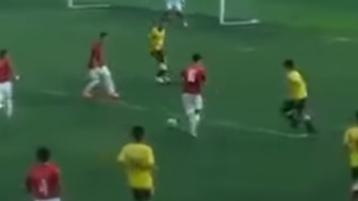 Zakončenie hráča Sacavenense.