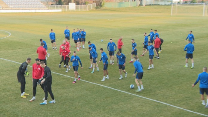 Pre niekoho zápas roka, pre iných nočná mora. Predaj lístkov na Portugalsko sprevádzajú veľké problémy
