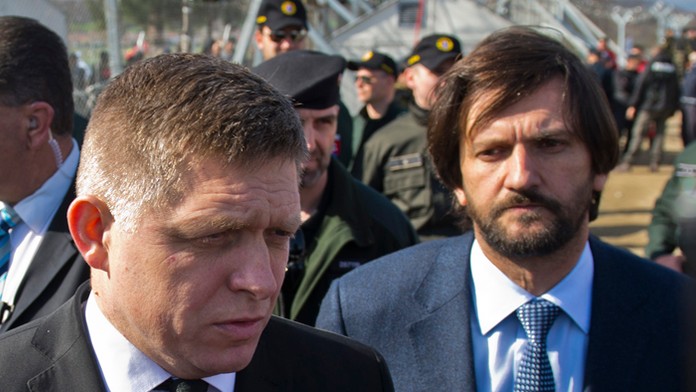 Premiér Robert Fico a minister vnútra Robert Kaliňák navštívili macedónsko–grécke hranice v blízkosti mesta Gevgelija.