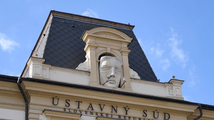 Ústavný súd spojil podania, v ktorých prezidentka a opozícia napadli novelu Trestného zákona, do jedného konania