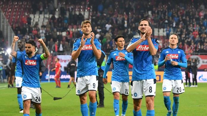 Lionel Messi z Barcelony na rozcvičke pred duelom LM na pôde Slavie Praha.