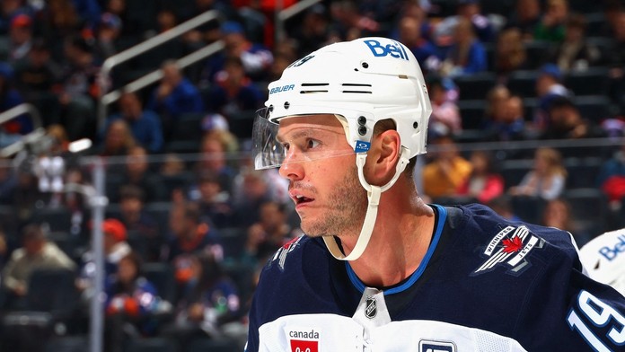 VIDEO: Katastrofálny vstup Calgary do sezóny pokračuje. Veterán Toews strelil prvý gól po návrate