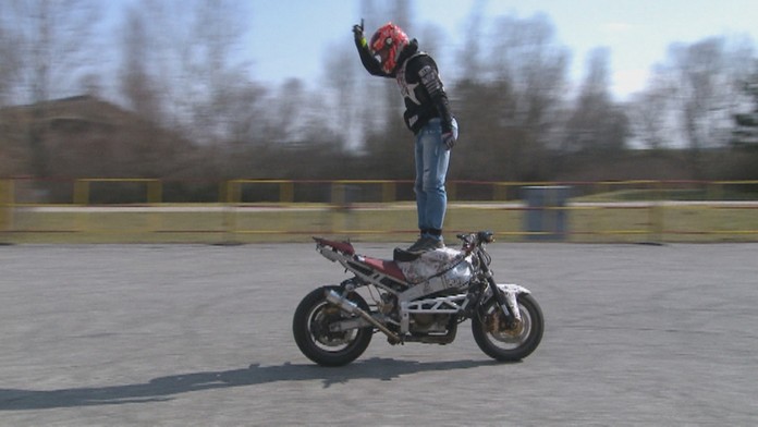 Akrobacia na motorke.