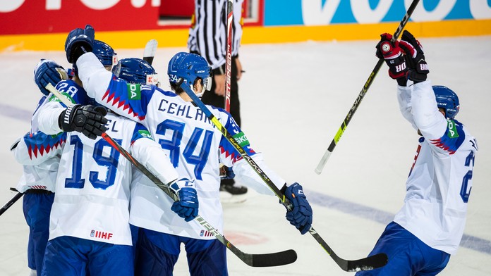 Slováci sa tešia z gólu proti Rusku