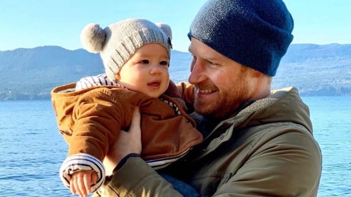 Rukavice Reinholda Messnera, ktoré našli na vrchole Nanga Parbat.