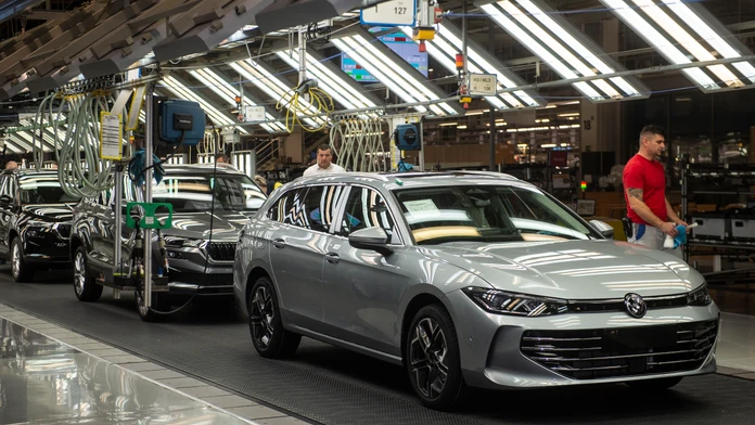 Montáž a výroba automobilov Škoda Superb, Škoda Superb Combi a Volkswagen Passat