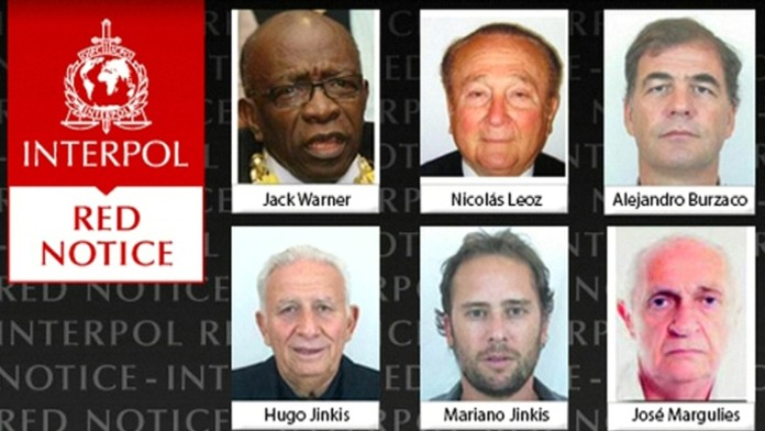 Šiesti muži, ktorých hľadá Interpol v úplatkárskej kauze FIFA.