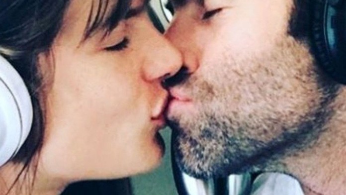 Alessandra Ambrosio a Jamie Mazur.