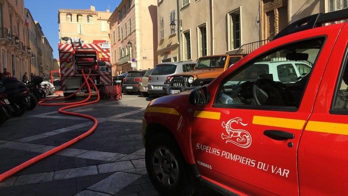 Obrovská tragédia vo Francúzsku: Pri požiari domu zomrela žena a jej sedem detí