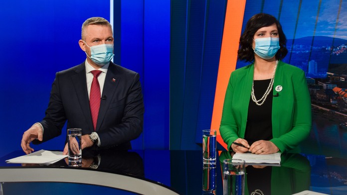 Akin Akinözü s priateľkou Sandrou