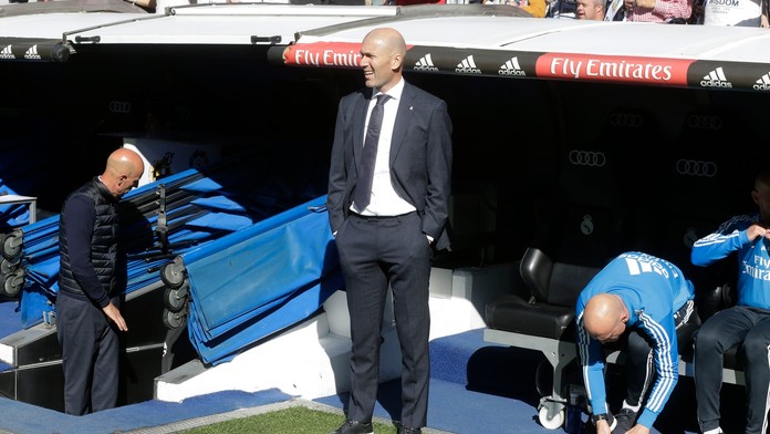 Alexander Miner (Poprad) a Gabriel Spilar (Košice) počas štvrtého zápasu štvrťfinále play off.
