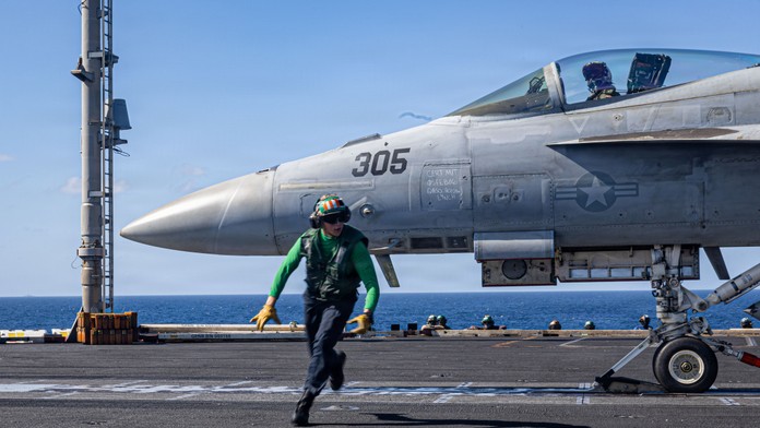 Útok na Irán by nebol „brnkačka“ ako vo Venezuele. Pentagón sa pripravuje na týždne krvavých bojov