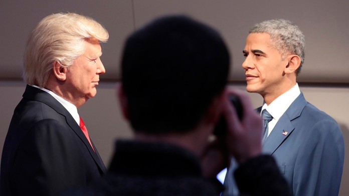 Figuríny Donalda Trumpa a Baracka Obamu.