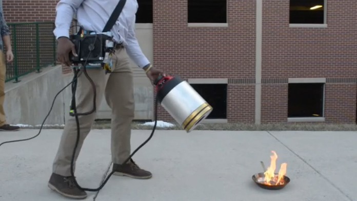 Požiar už nebudeme hasiť vodou.