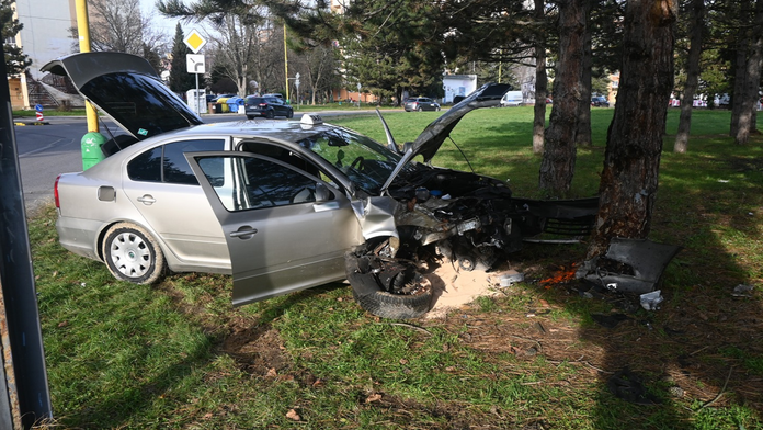 Vodička taxislužby v Prievidzi havarovala. V tele jej našli drogy, viezla aj cestujúcu
