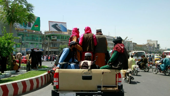 Taliban obsadzuje celý Afganistan