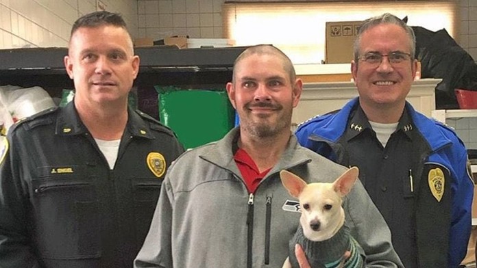 Bezdomovec Kevin Booth našiel 17-tisíc dolárov