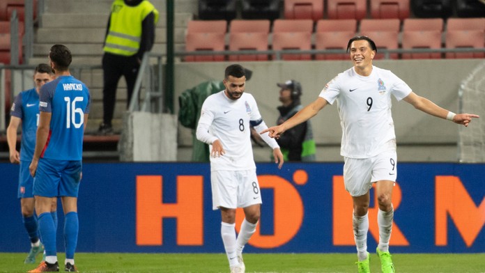 Mizerný začiatok trénera Calzonu. Slovensko po bezzubom výkone doma prehralo s Azerbajdžanom