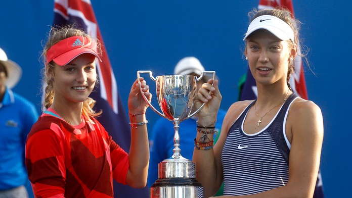  Slovenská tenistka Tereza Mihalíková (vpravo) s Ruskou Annou Kalinskou.