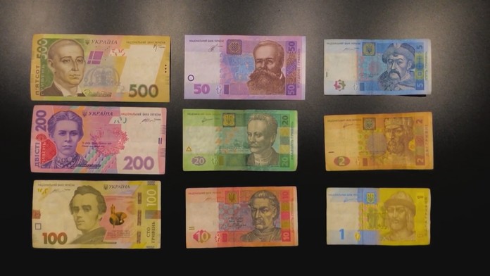 Na Slovensku sa hromadia bezcenné peniaze. Utečenci z Ukrajiny až tu zisťujú, že ich hrivny nikto nechce