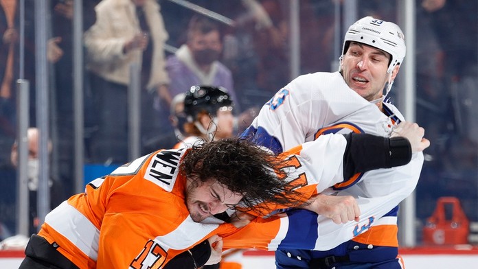 KO Paquettemu, krvou zaliaty Koči. Keď Chára menil NHL na UFC