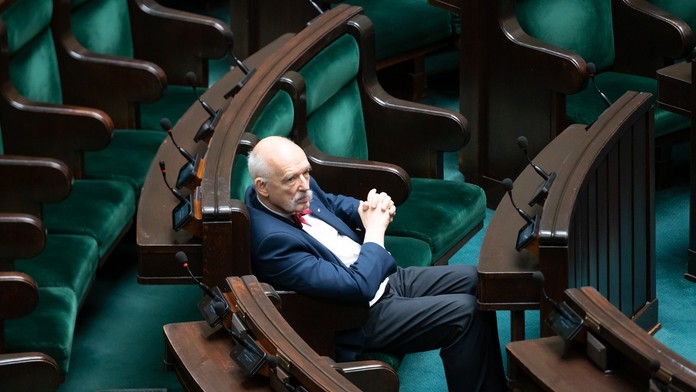 Mužov postrieľame, ženy a deti naženieme do koncentrákov. V Poľsku sa môže do vlády dostať radikálna strana