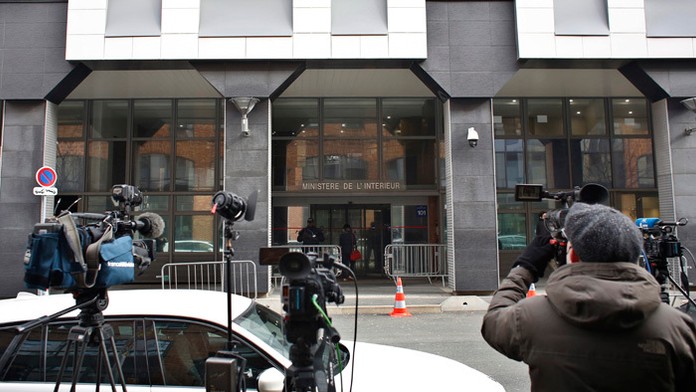 Francúzski vyšetrovatelia pokračujú vo vypočúvaní bývalého prezidenta Nicolasa Sarkozyho.