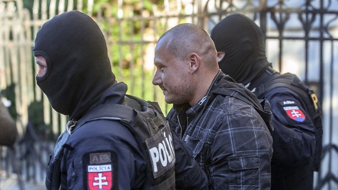 Tomáš Szabó po vzatí do väzby.