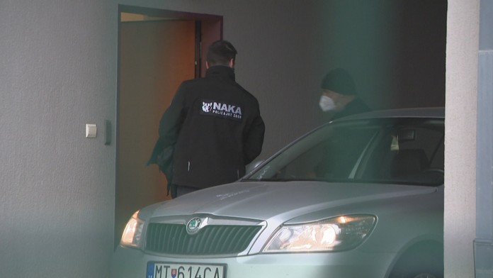 Vyšetrovanie špiónov pokračuje. V parlamente zvažujú zavedenie bezpečnostných previerok pre poslancov