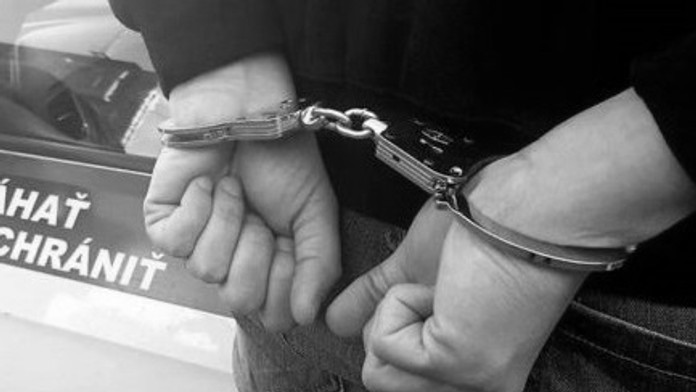 Vražda v Stráňavách pred Štedrým dňom. Útočník počas návštevy trikrát bodol muža