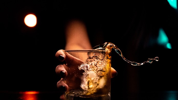 Alkohol na Slovensku zrejme zdražie. Novela zákona o vyššej dani prešla do 2. čítania