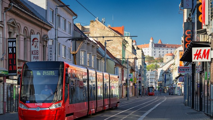 Útočník v Bratislave napadol osobu pre jej domnelú sexuálnu orientáciu. Prípad prevzala NAKA