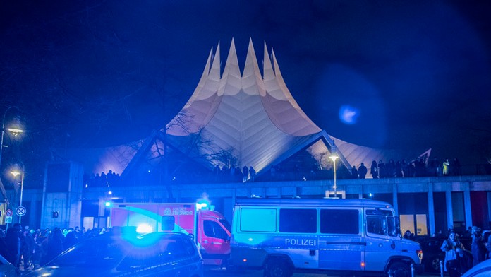 Diskutujúci v prvej televíznej predvolebnej debate na TV Markíza.