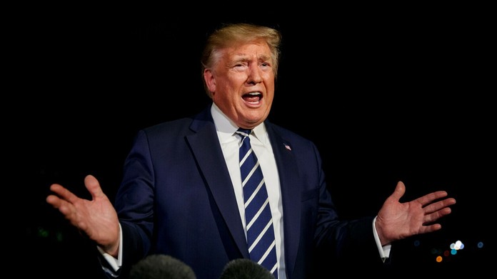 Na archívnej snímke prezident Tabare Vázquez a jeho manželka.