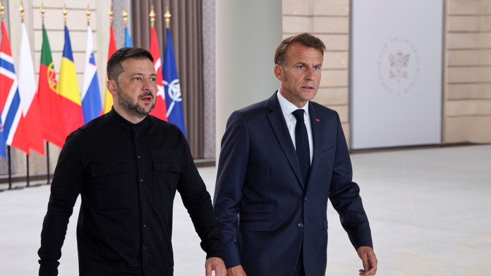 Macron: Vyslať svoje jednotky na povojnovú Ukrajinu sa zaviazalo 26 krajín