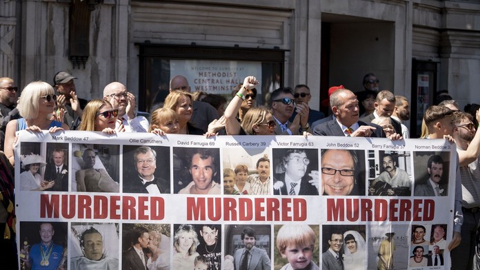 Obrovský škandál v britskom zdravotníctve: Kontaminovaná krv zabila tisícky ľudí, politici sa to snažili ututlať