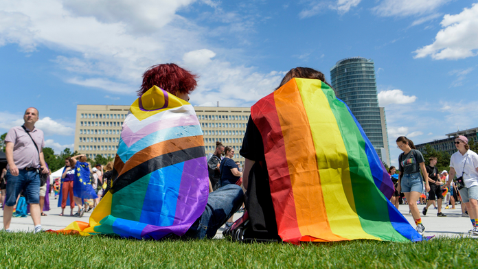 Psychológ ku coming outu: Rodičia riešia viac to, ako zareaguje dedina, než to, že ich dieťa potrebuje lásku