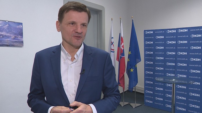 Pohľad na parížsku nemocnicu Bichat-Claude-Bernard, kde zomrel prvý človek v Európe na koronavírus.