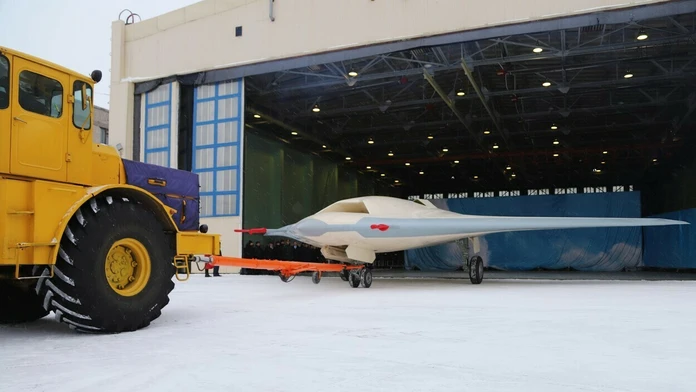 Nový dron ruskej armády SU-70 Ochotnik. 