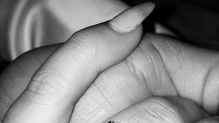 Lady Gaga ukázala snubný prsteň.